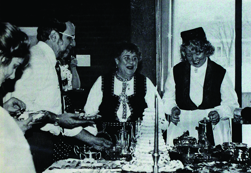 Augsburg Associates oversee food and drinks at Velkommen Jul in 1992.